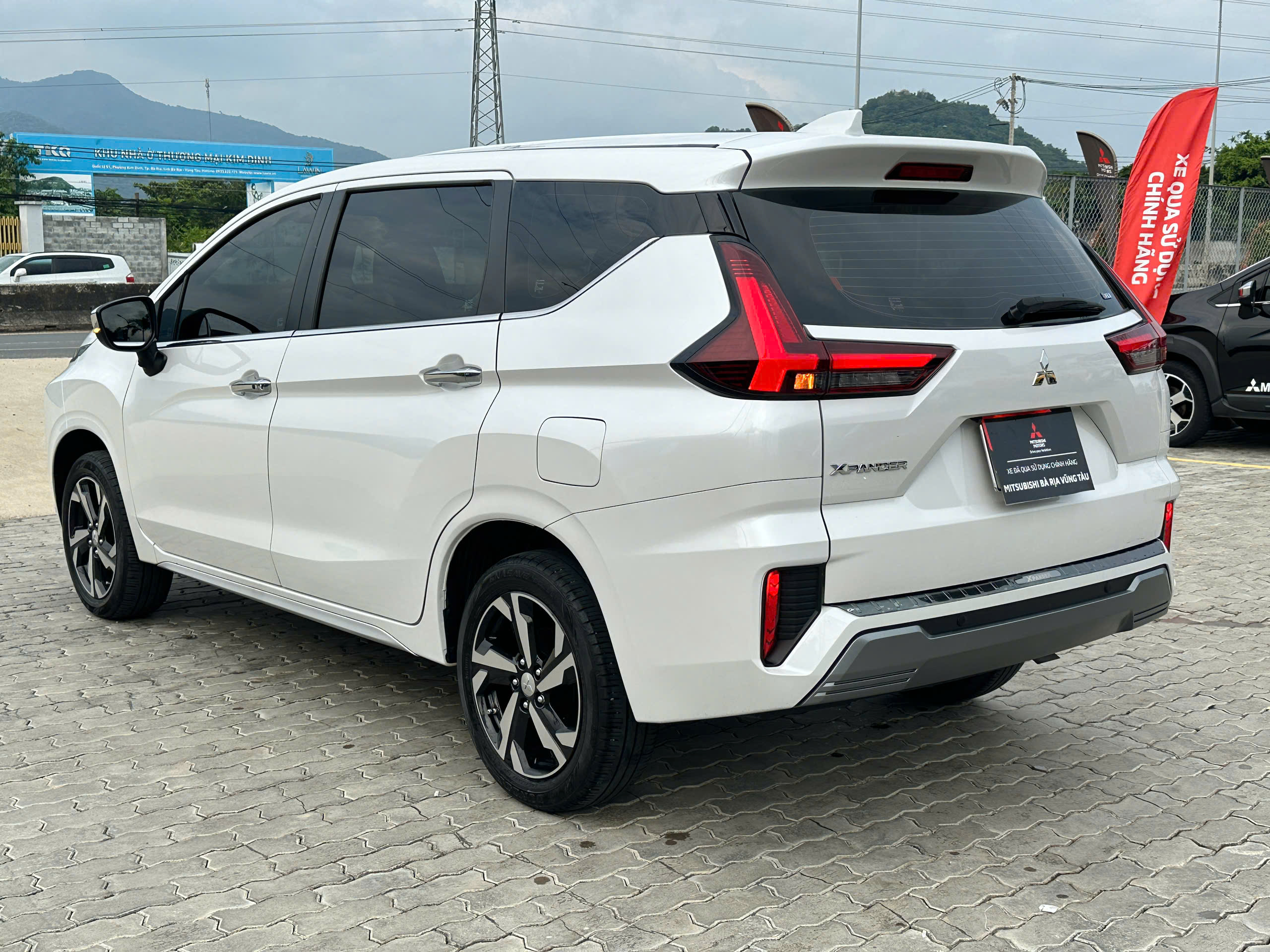 Xpander Premium 2023 trắng Xpander Premium 2023 trắng