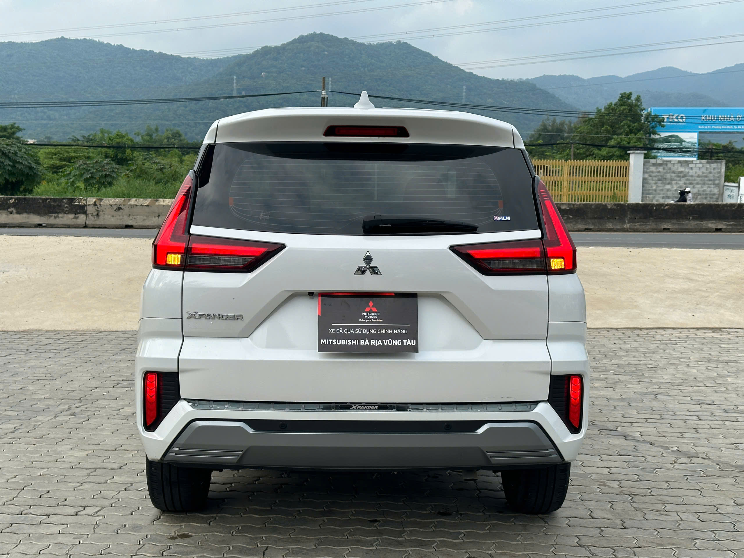 Xpander Premium 2023 trắng Xpander Premium 2023 trắng