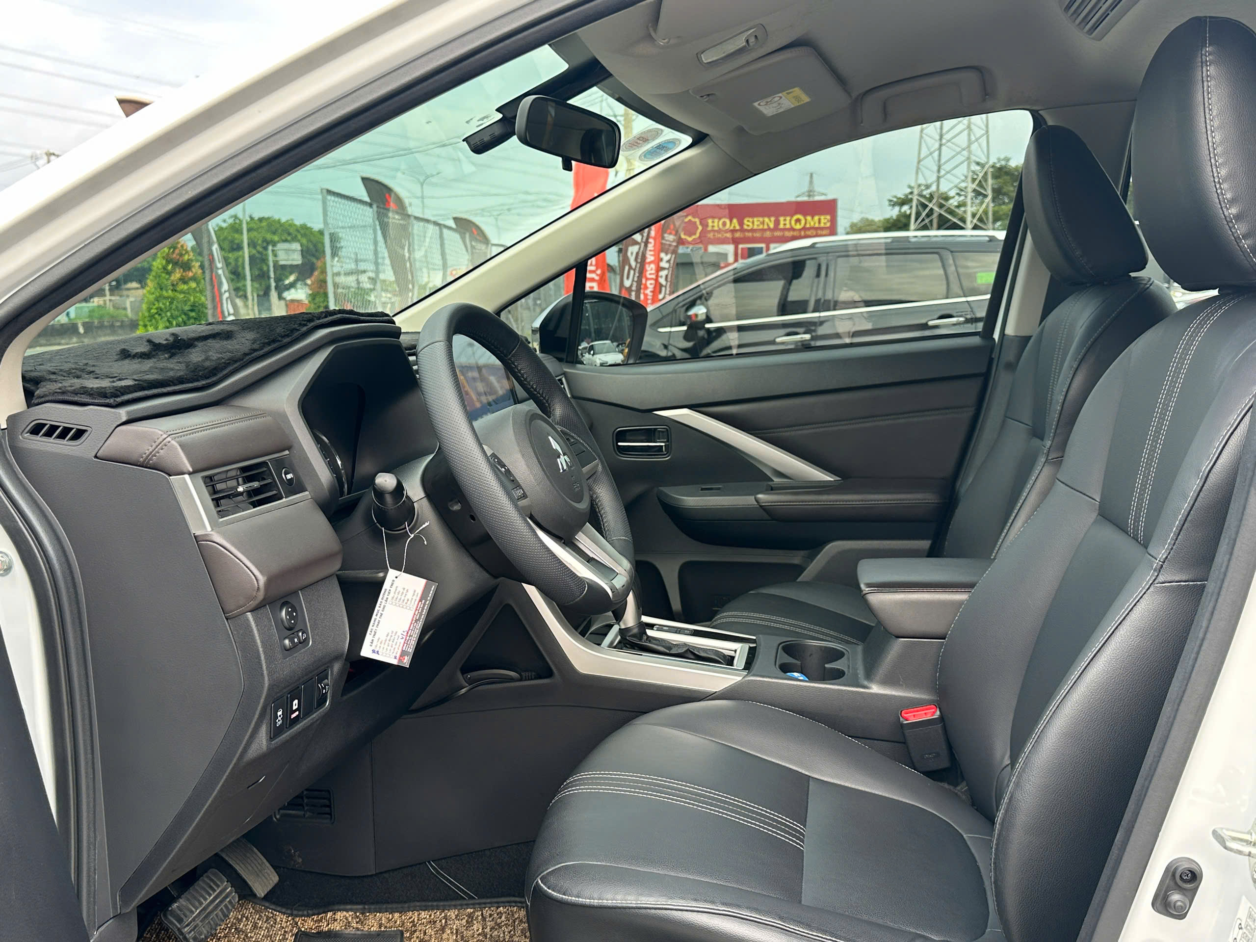 Xpander Premium 2023 trắng Xpander Premium 2023 trắng