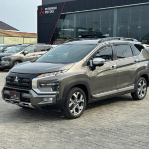 xpander cross 2022 nâu